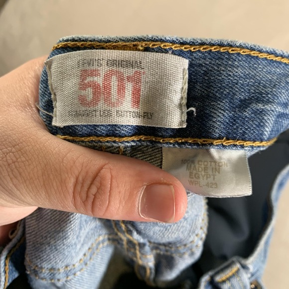 VTG Levis 501 Jeans Mens 31x27 Blue Denim Straight Button Fly Light‎ Wash Hemmed - Picture 9 of 13